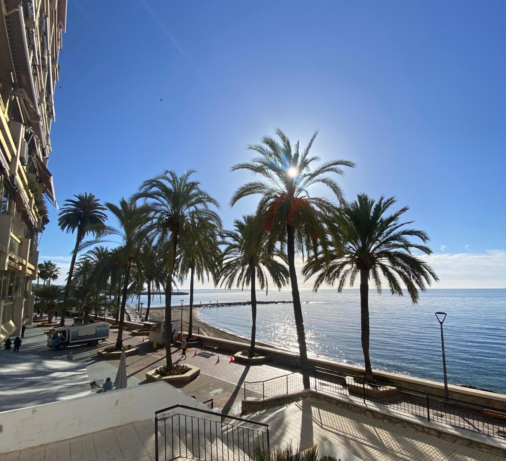 Marbella Beachfront Edificio Mayoral Primera Linea De Playa Y Centro Ciudad Con Barco Opcional Exterior photo
